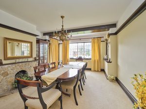 Dining Room- click for photo gallery